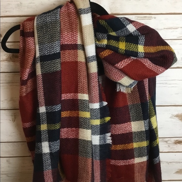 💥SOLD OUT💥Red Plaid Blanket Scarf - Picture 4 of 7